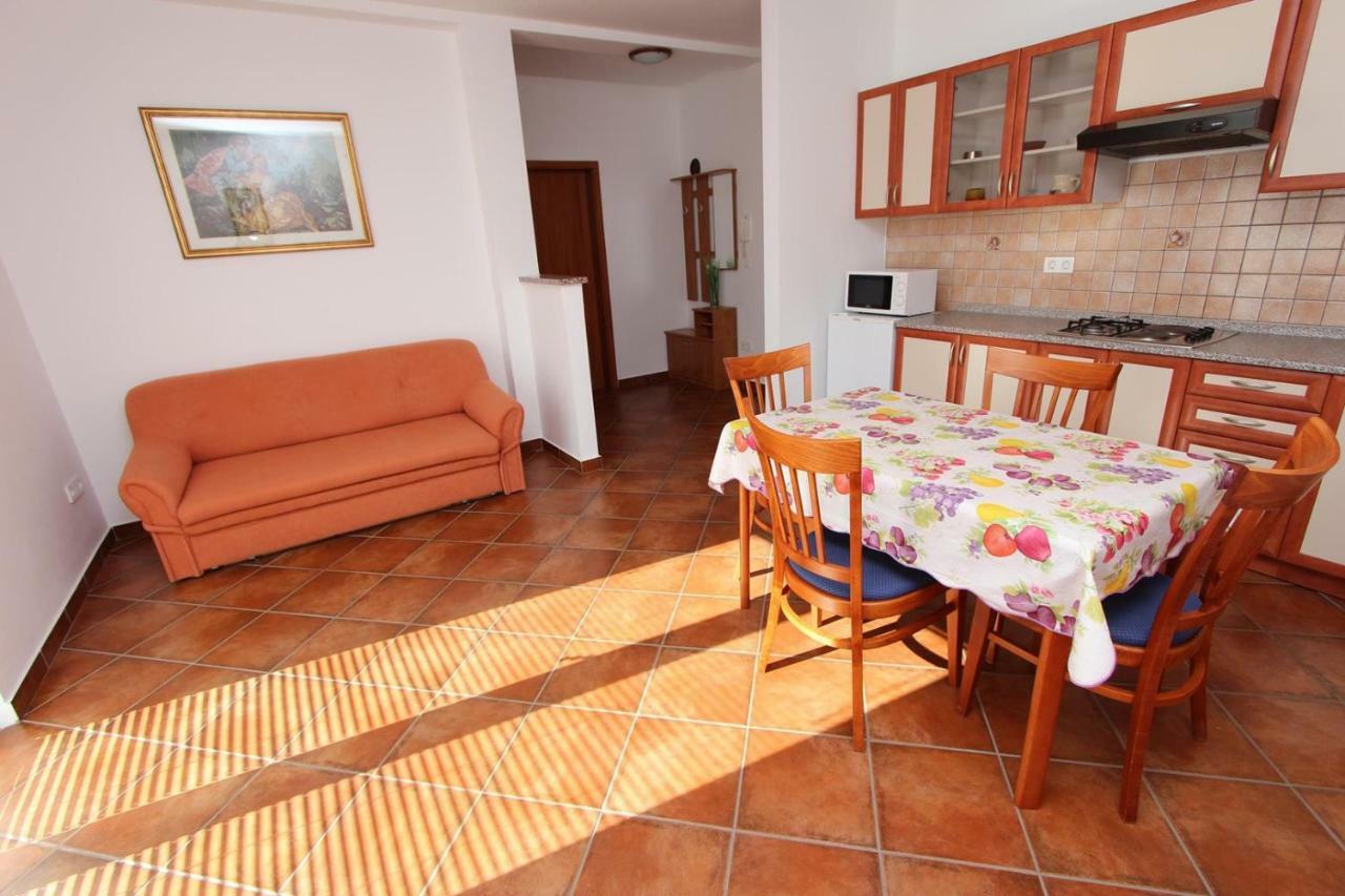 Apartments Elida Rovinj Bagian luar foto