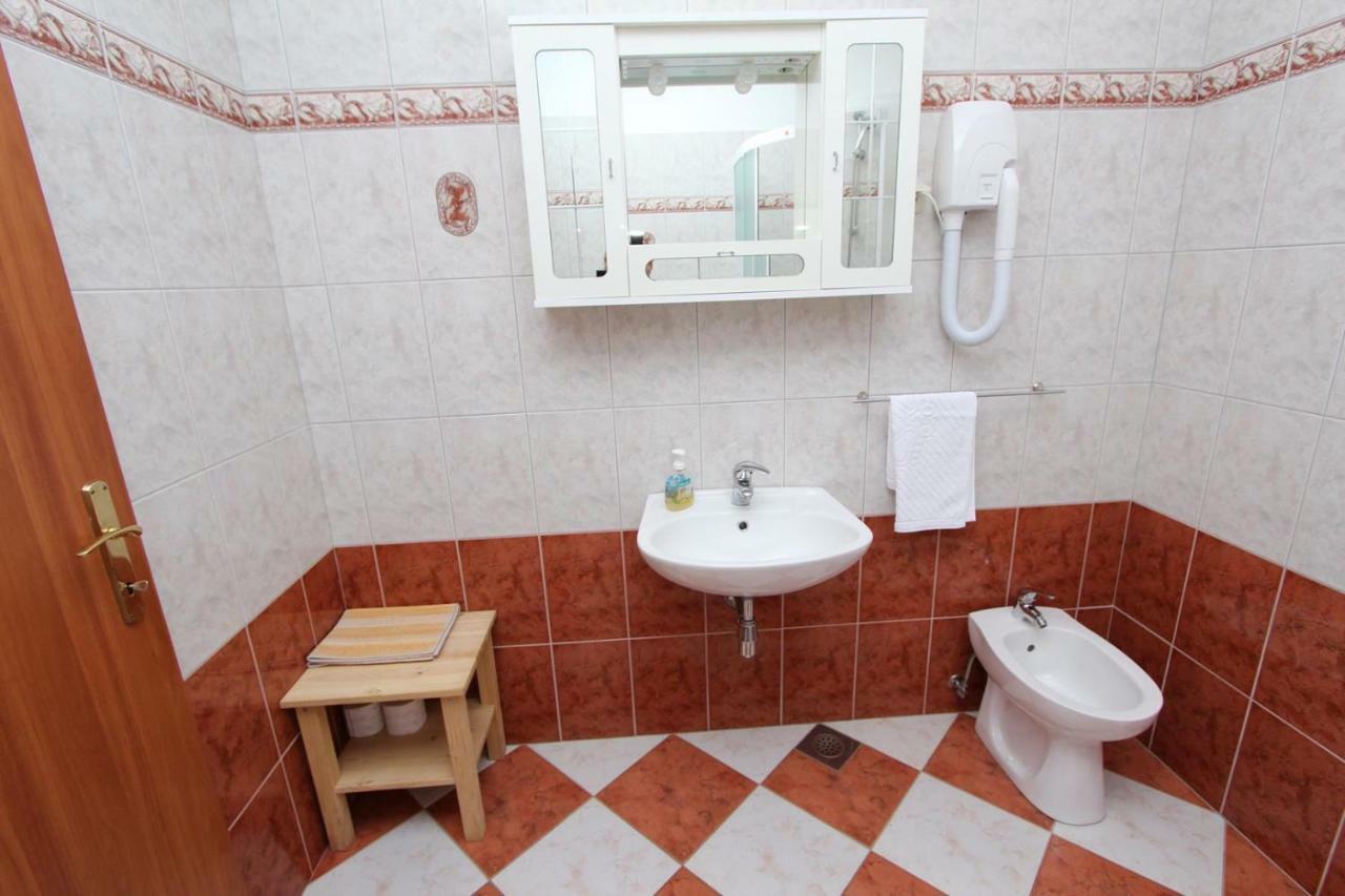Apartments Elida Rovinj Bagian luar foto